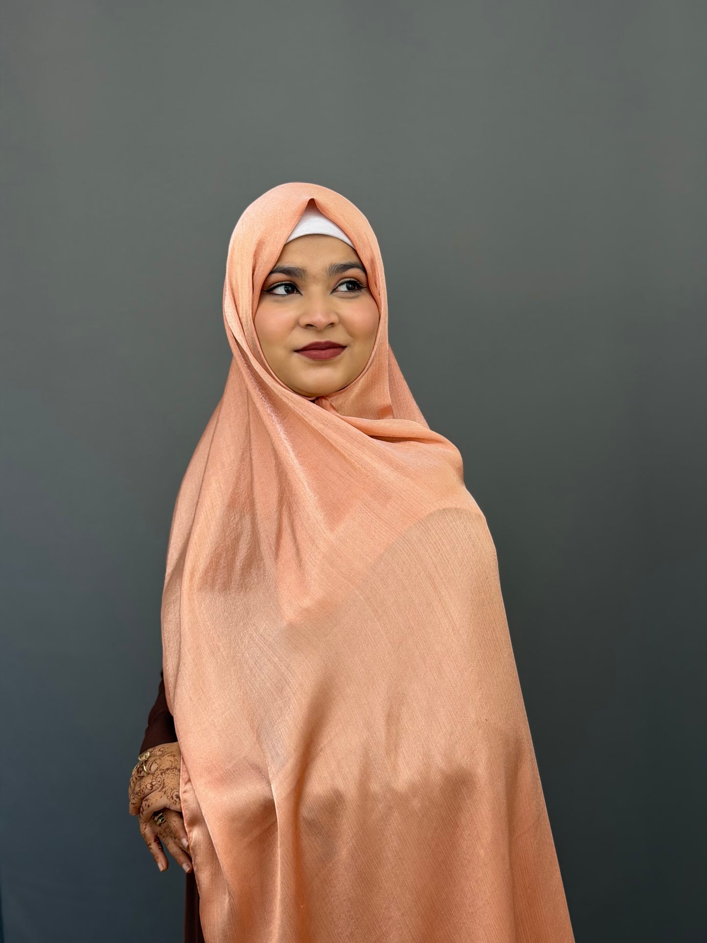 MUNA SATIN HIJAB- DARK PEACH