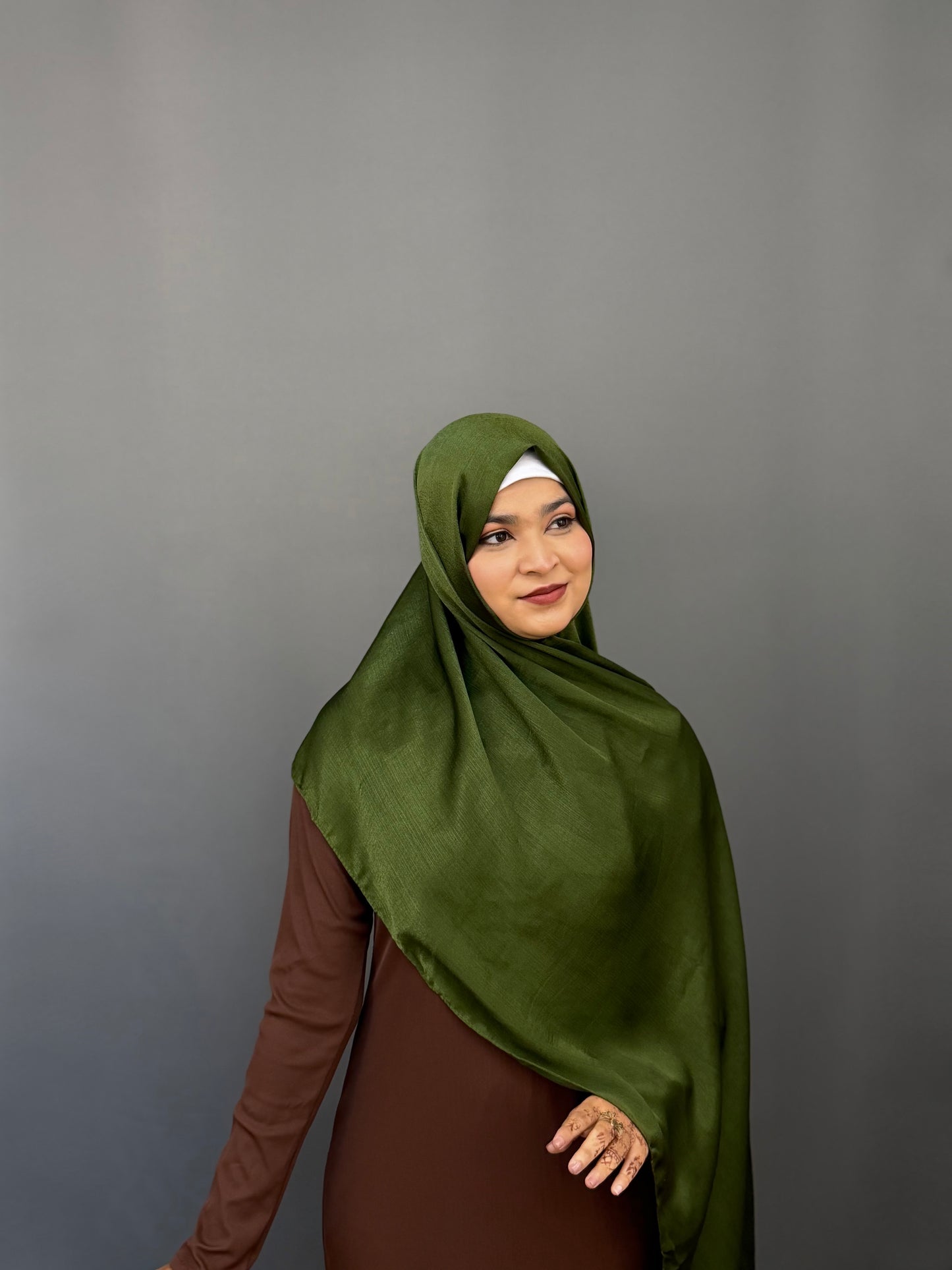 MUNA SATIN HIJAB- GREEN