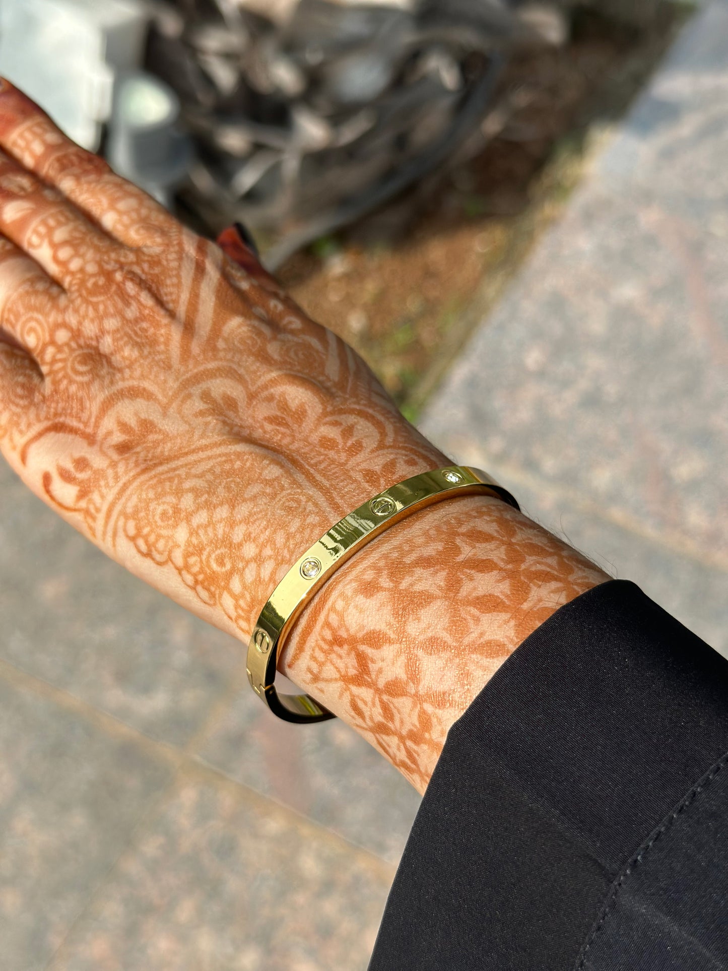 CRYSTAL BANGLE BRACELET