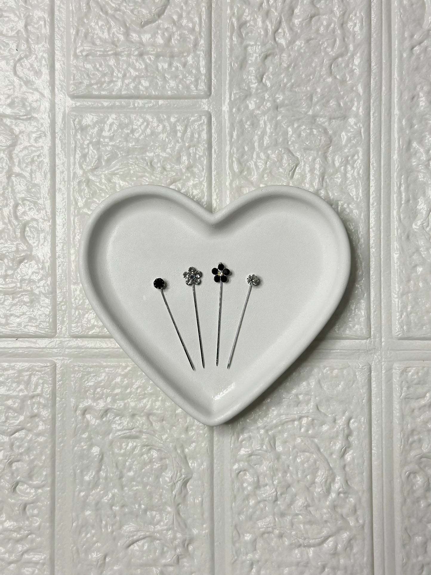 STRAIGHT CRYSTAL PINS- MAJESTIC(Pack of 4)