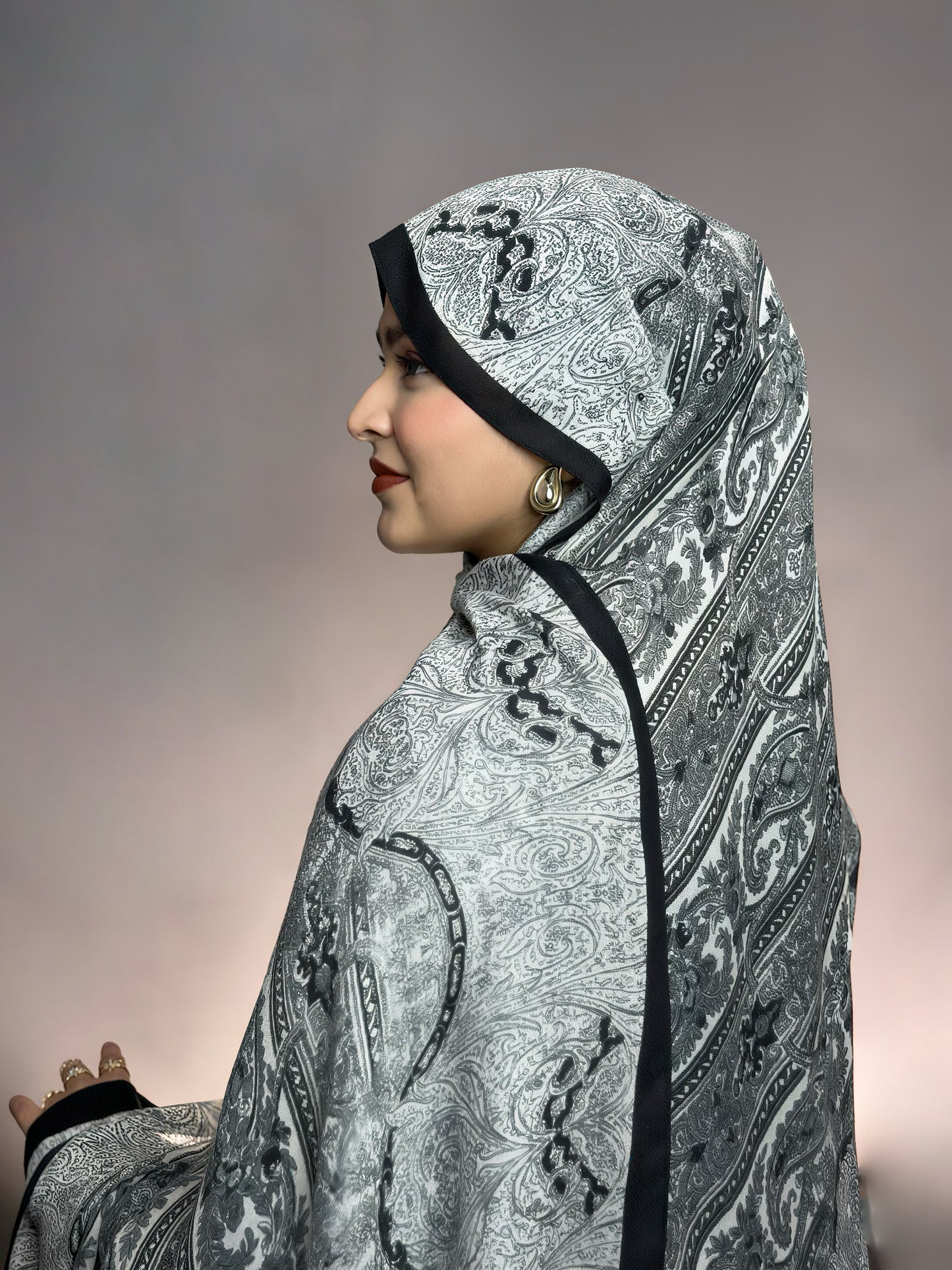 PASHMINA- BLACK