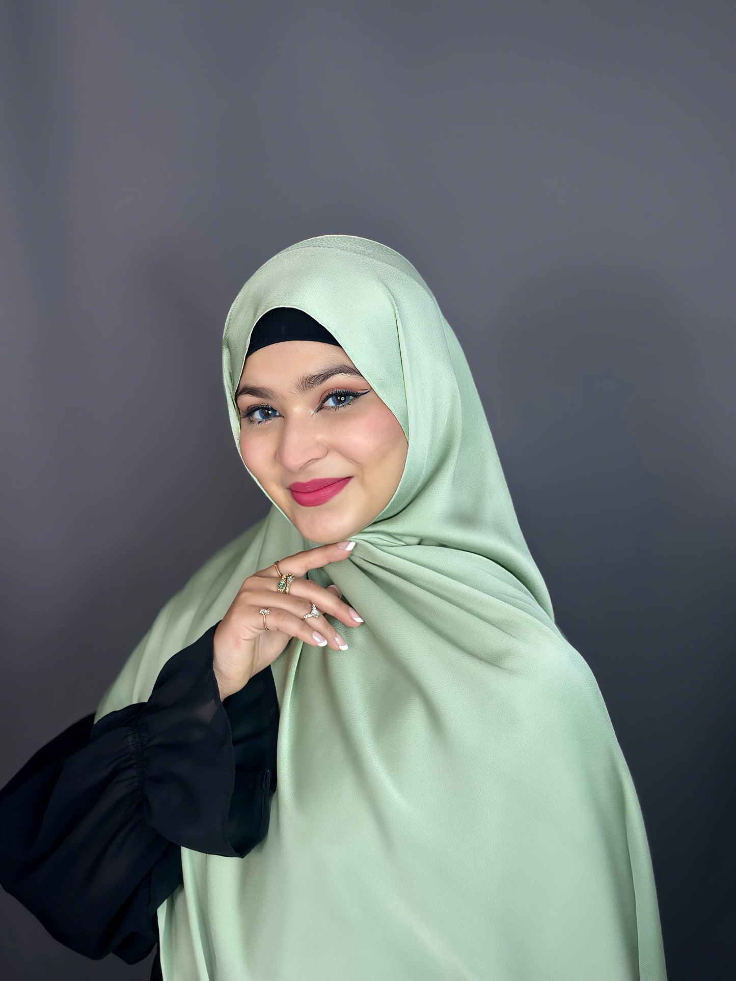 BUBBLE SATIN HIJAB- GREEN