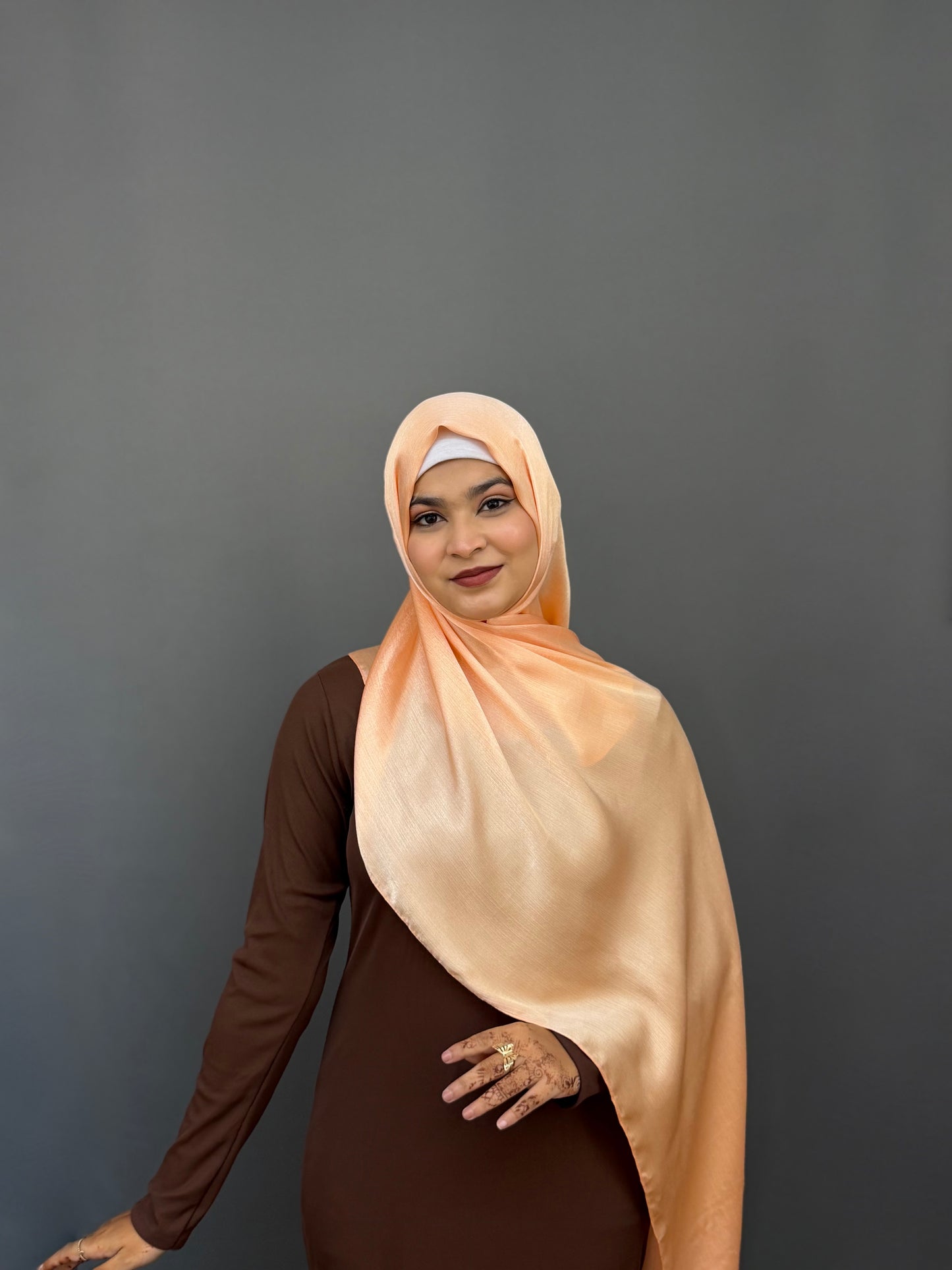 MUNA SATIN HIJAB- PEACH GLOW