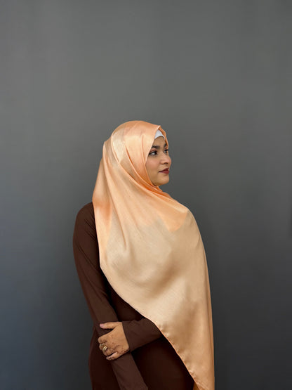 MUNA SATIN HIJAB- PEACH GLOW