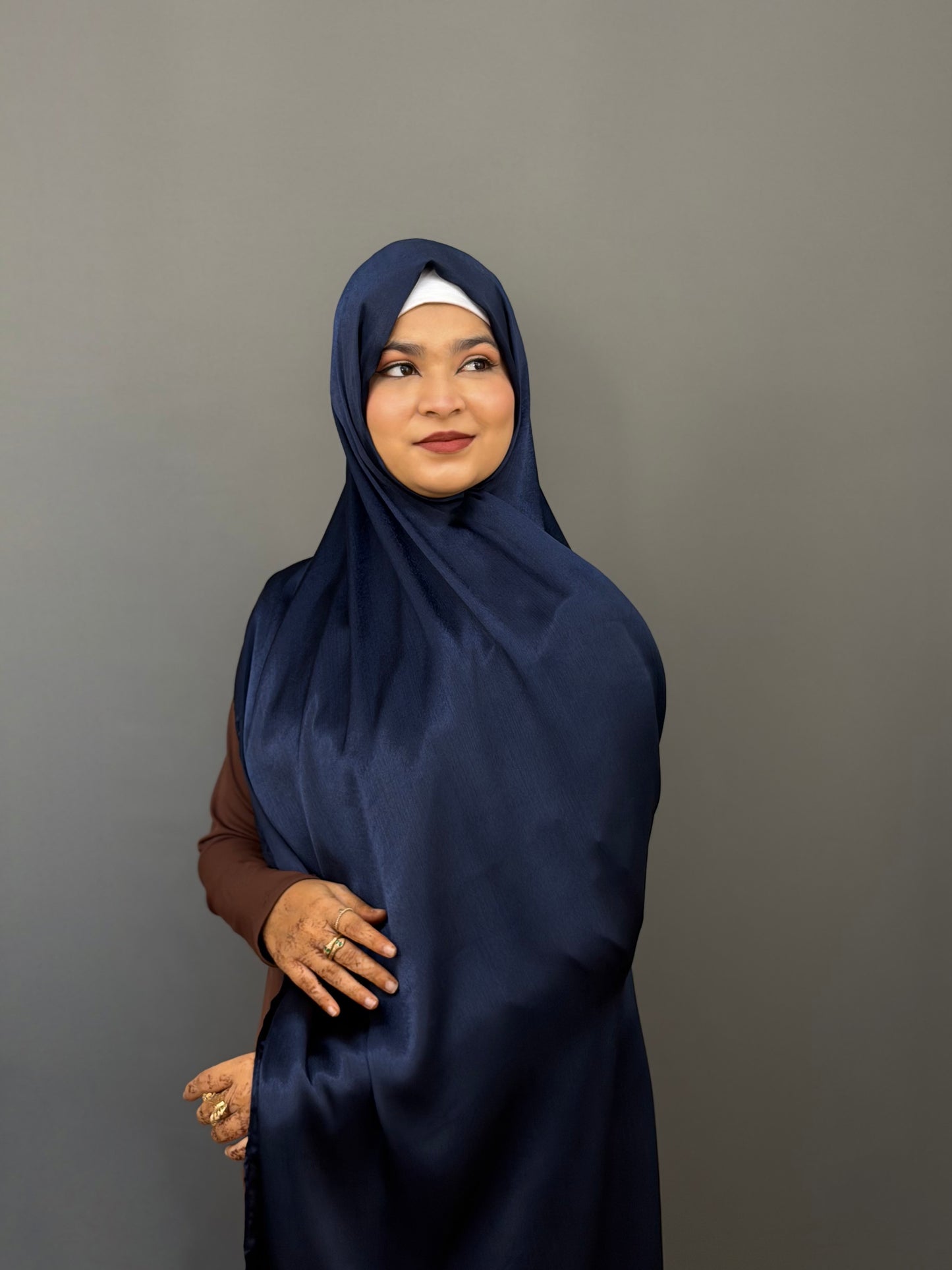 MUNA SATIN HIJAB- NAVY BLUE