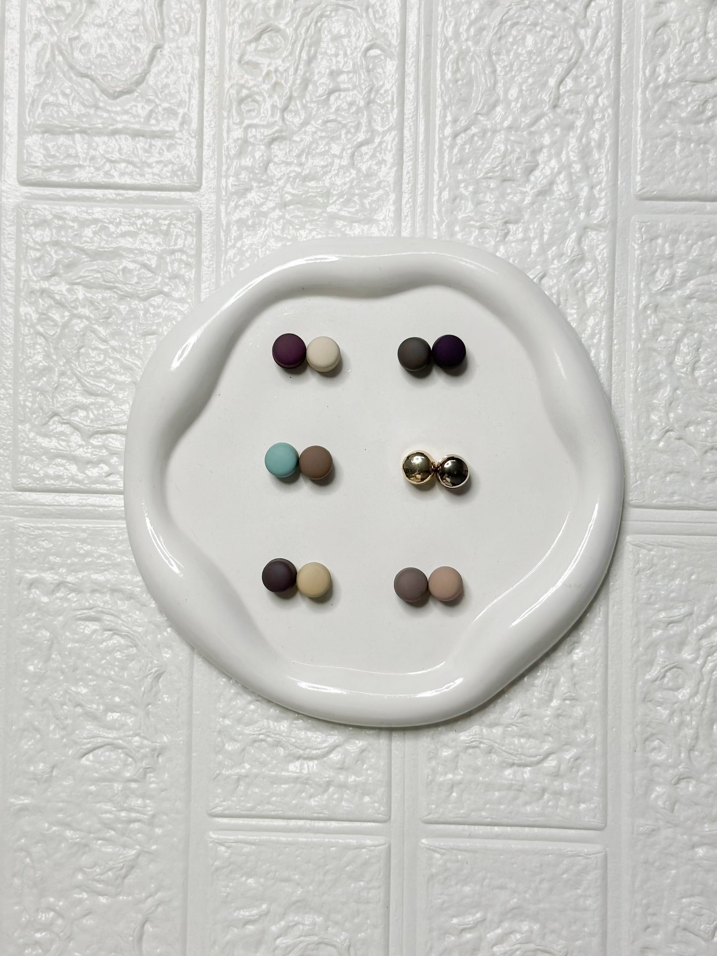 CLASSIC MAGNETIC PIN(Pack of 12)