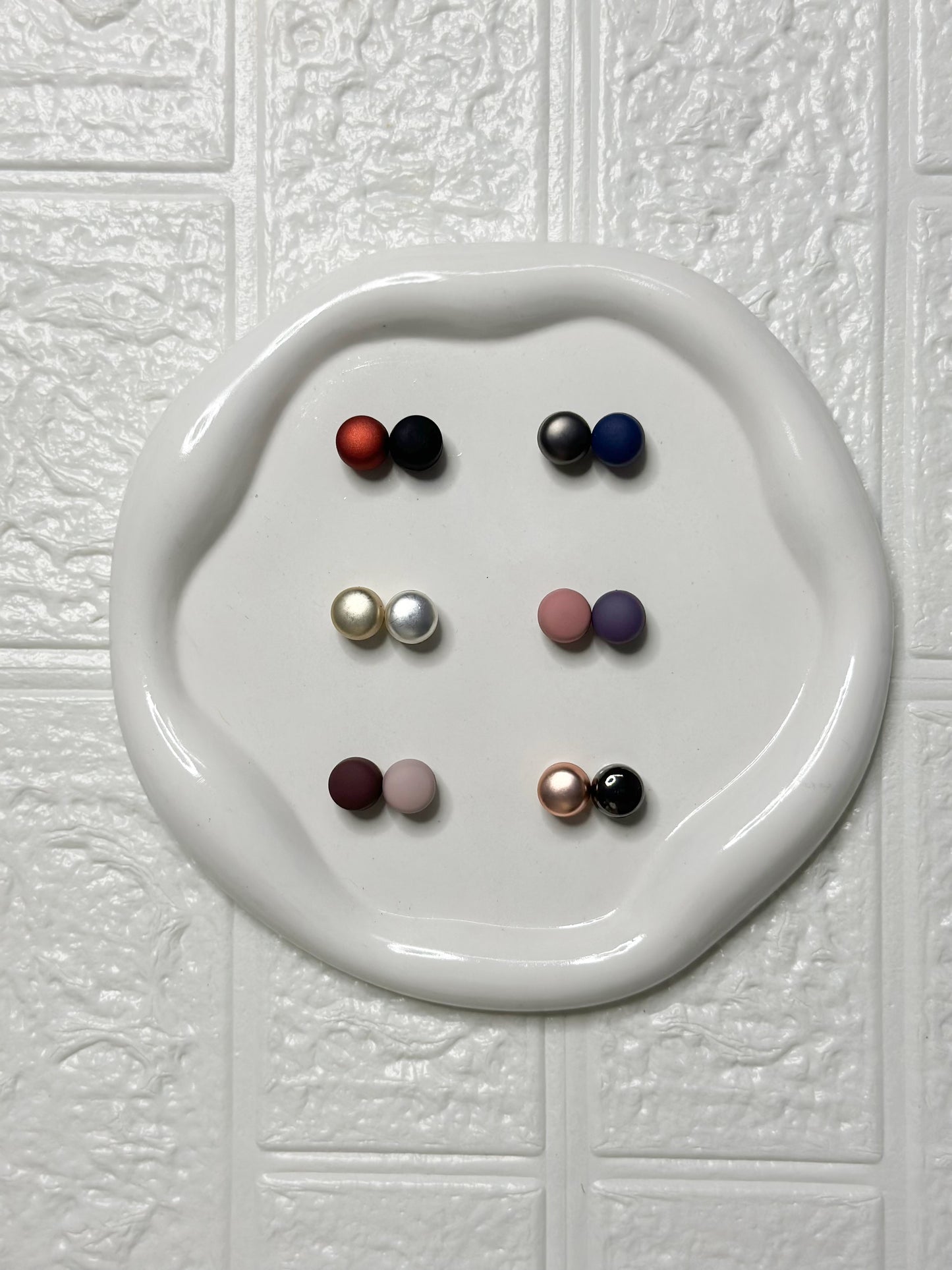 CLASSIC MAGNETIC PIN(Pack of 12)
