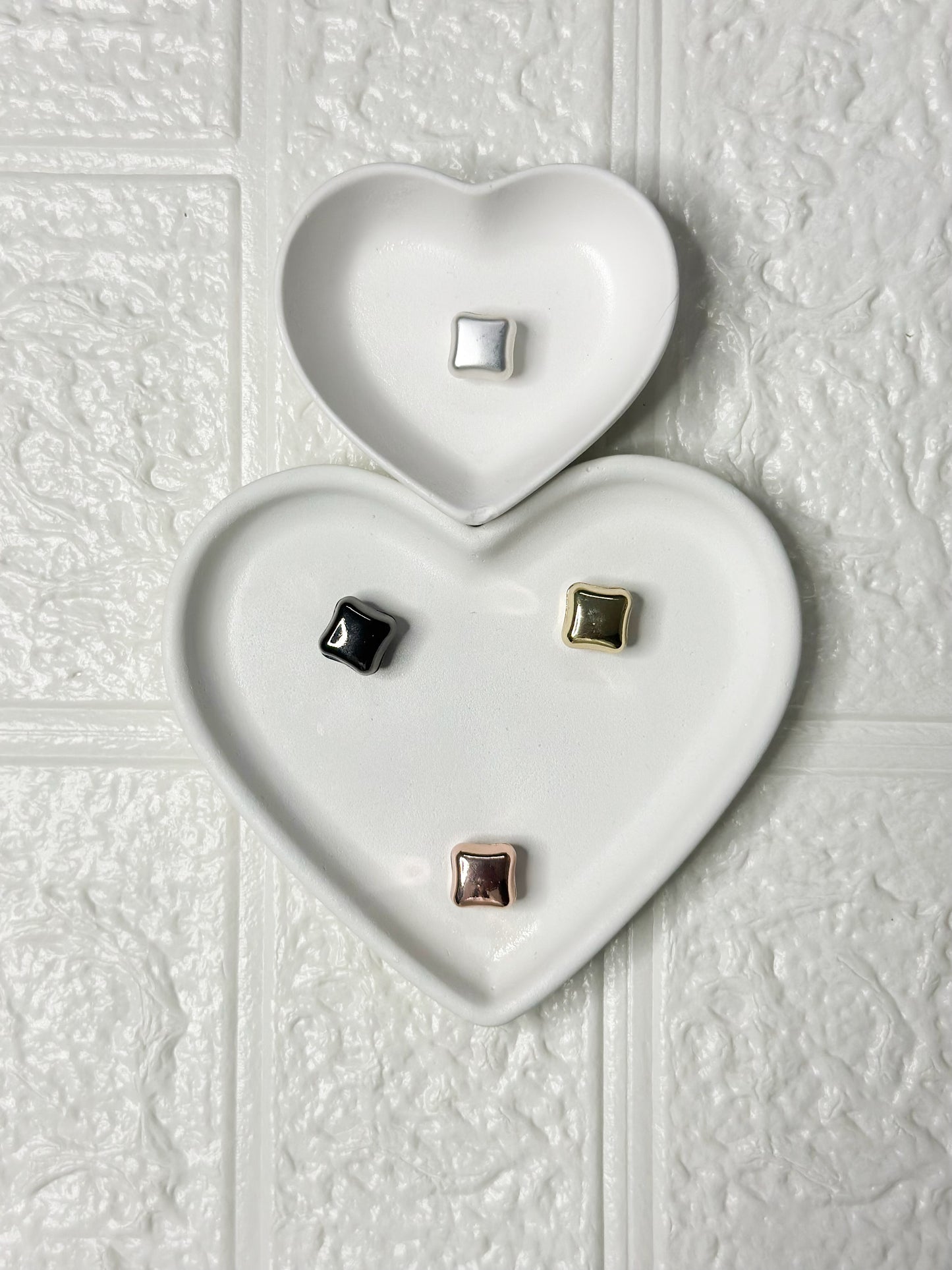 SQUARE MAGNETIC PIN(Pack of 4)