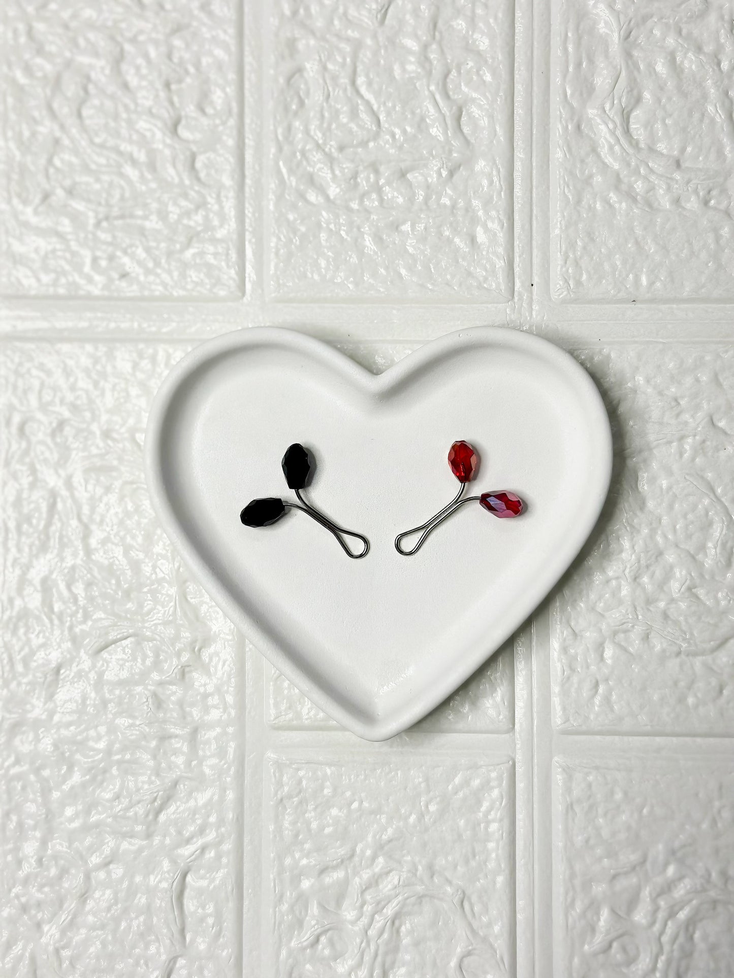 CLEAR LOOP PIN- SCARLET(Pack of 2)